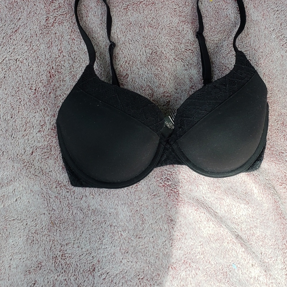 NWOT Black Victoria secret bra 32DD